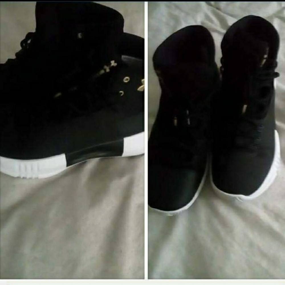 Under armor Shoes